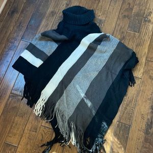 New poncho w fringe